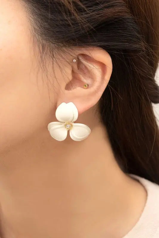 Gardenia Statement Earrings Lovoda