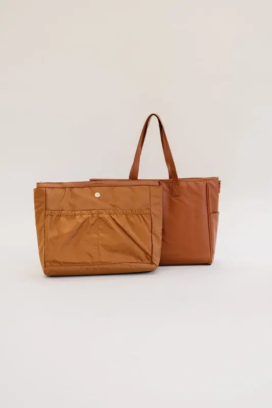 SIGNATURE TOTE CARRY ALL ON LAPTOP BAG Modern + Chic