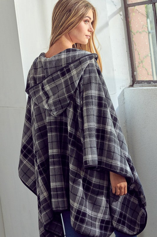 TOGGLE CLOSE PLAID PONCHO