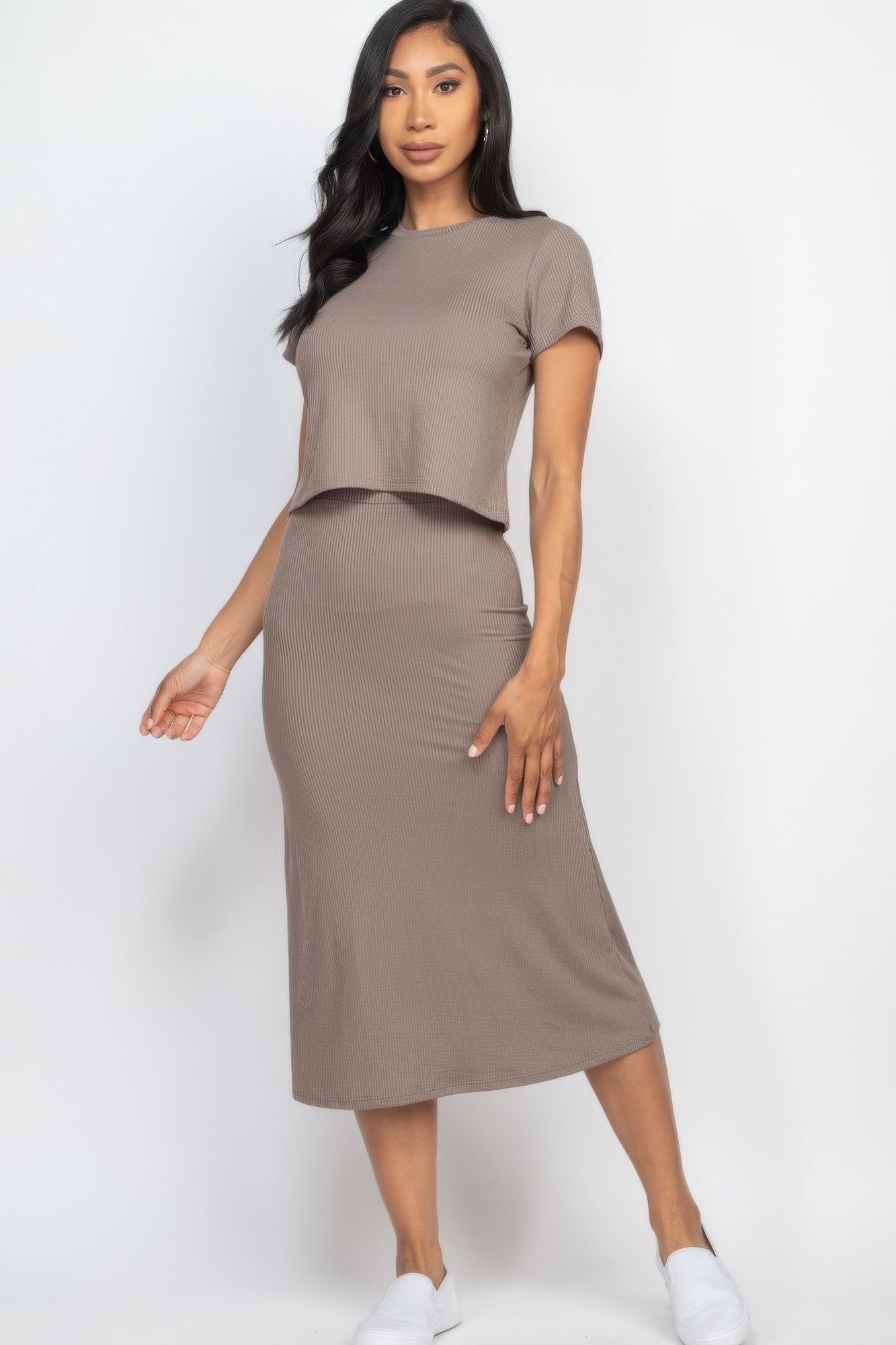 Short Sleeve Ribbed Top & Midi Skirt Se